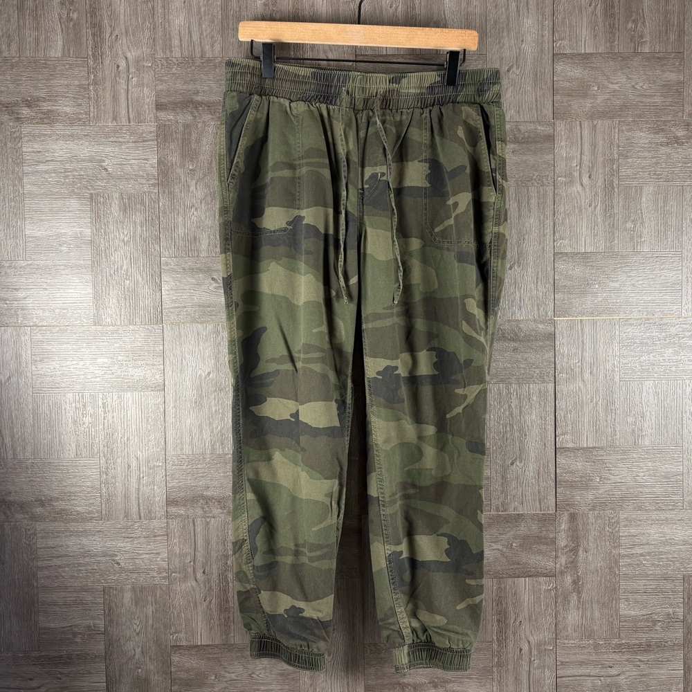 Hollister Green Camouflage Drawstring Waist Pull On High Rise Ankle Jogger Pants